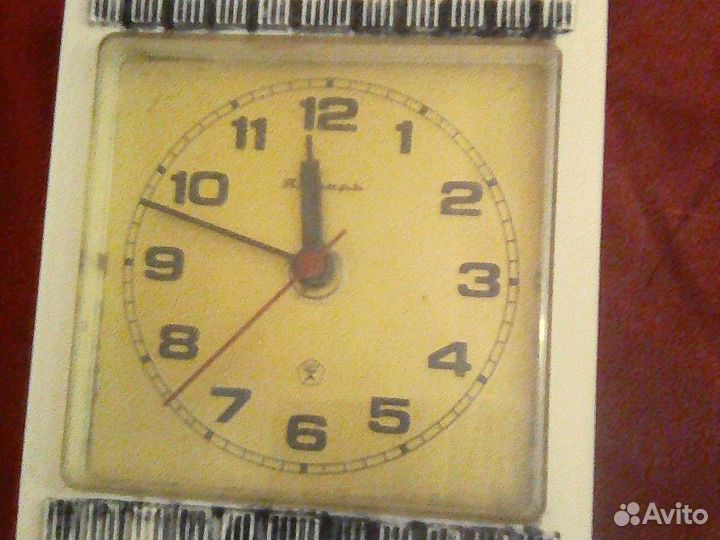 Настольные часы Янтарь Кварц СССР 90г 2 вида