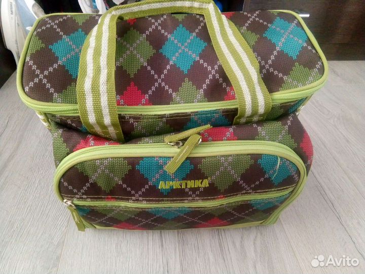 Сумка холодильник, со столовыми приборами