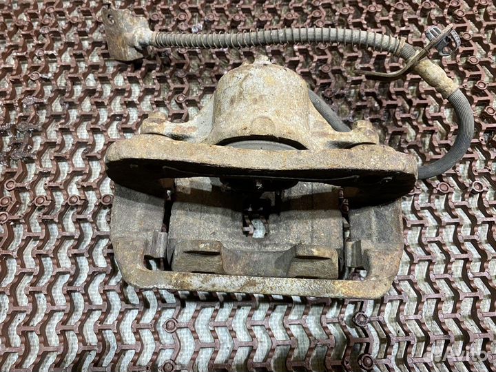 Суппорт передний левый Элантра нd Hyundai Elantra