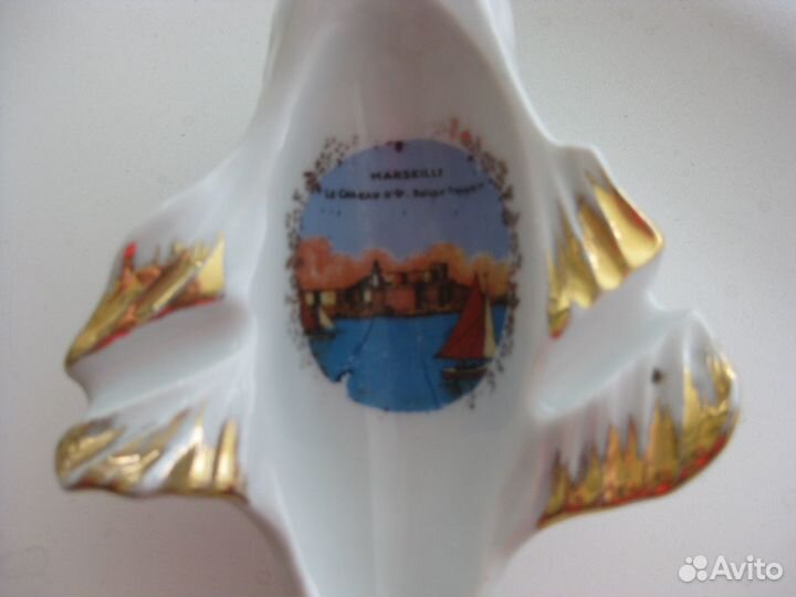 Продам фарфоровую пепельницу в виде рыбки