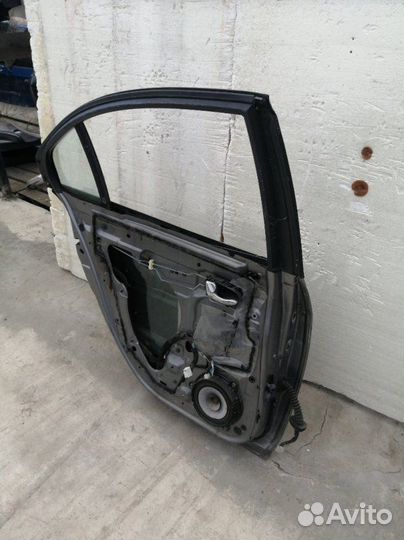 Дверь задняя левая Nissan Primera P12