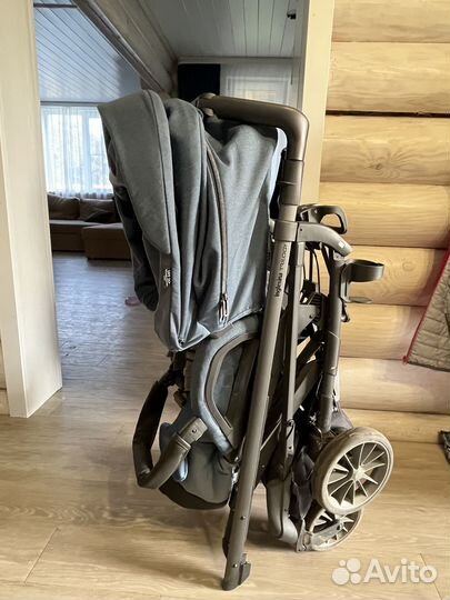 Inglesina Trilogy + автокресло с базой