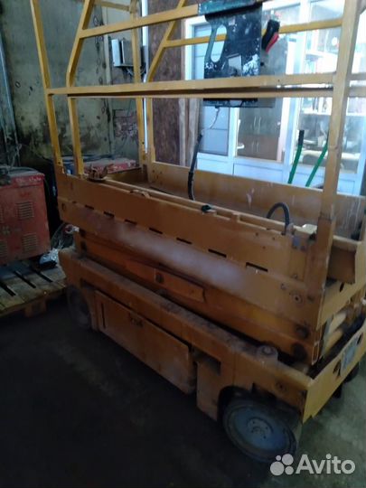 Подъемник ножничный 8 и 12 м haulotte