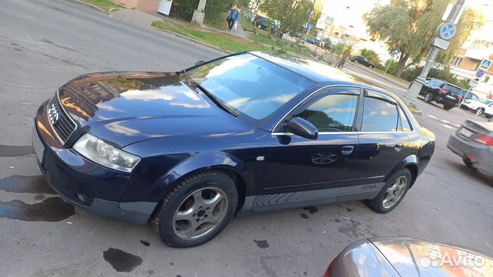 Audi A4 2 CVT, 2003, 325 221 км