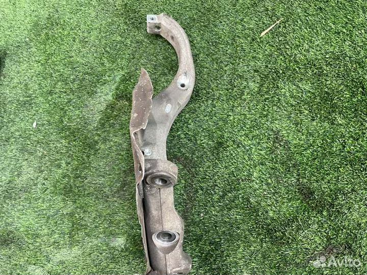 Кулак поворотный передний правый Bmw X5 E70 N55B30