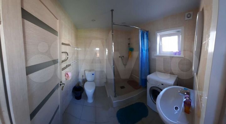 Дом 200 м² на участке 5,5 сот.