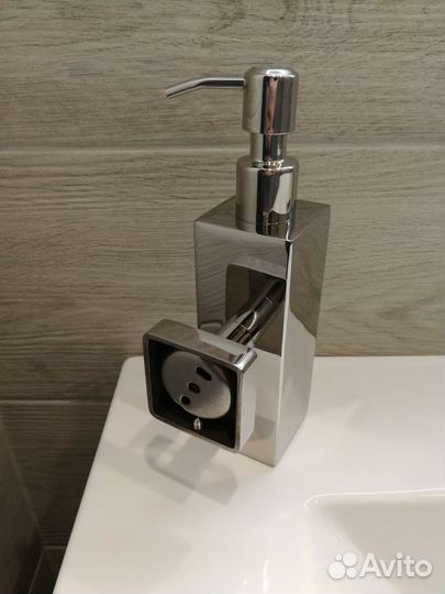 Дозатор для жидкого мыла