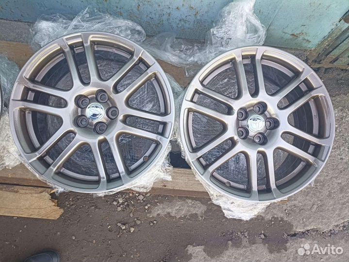 Литьё Toyota R17 как новые 5 100