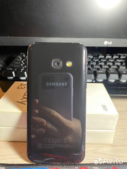 Samsung Galaxy A3 (2017) SM-A320F/DS, 2/16 ГБ