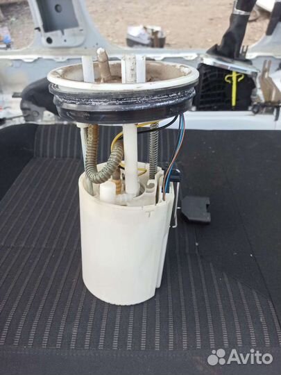 Бензонасос Polo sedan 5 Rapid