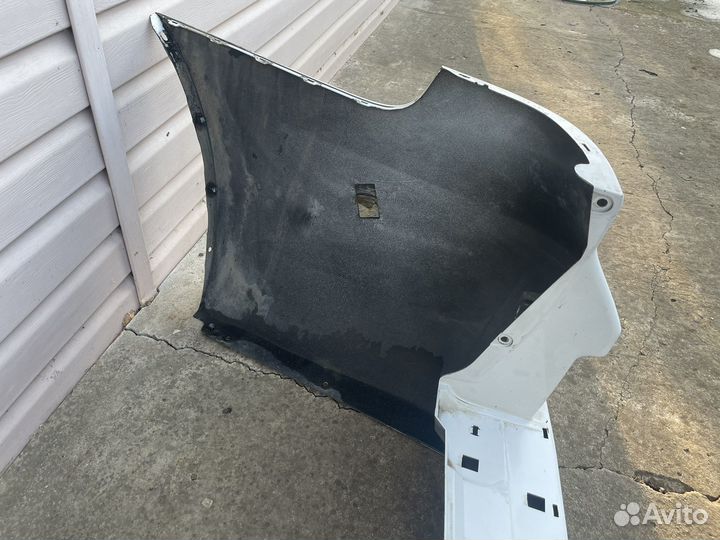 Задний бампер Toyota Land Cruiser 200