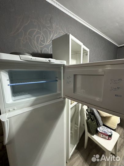 Холодильник indesit