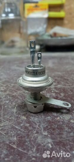 Тиристор ку202а