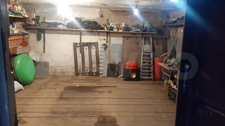 Гараж, > 30 м²