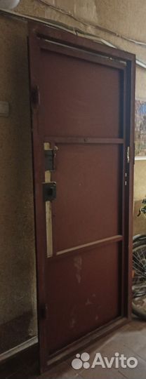 Дверь входная металлическая левая бу