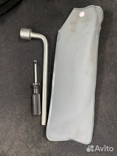 Набор инструментов Subaru чехол, отвертка, ключ