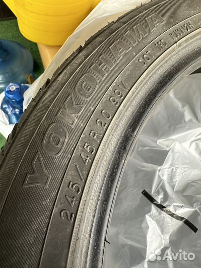 Yokohama Parada Spec-X PA02 245/45 R20