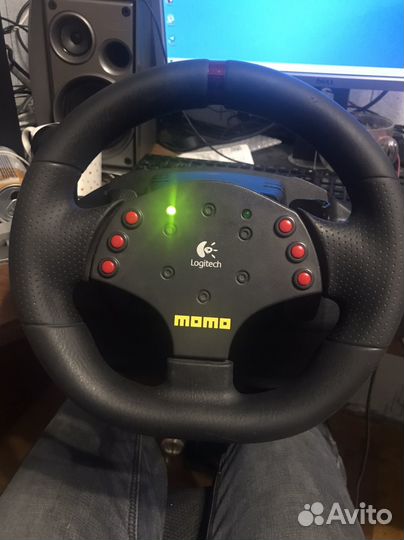 Игровой руль logitech momo racing