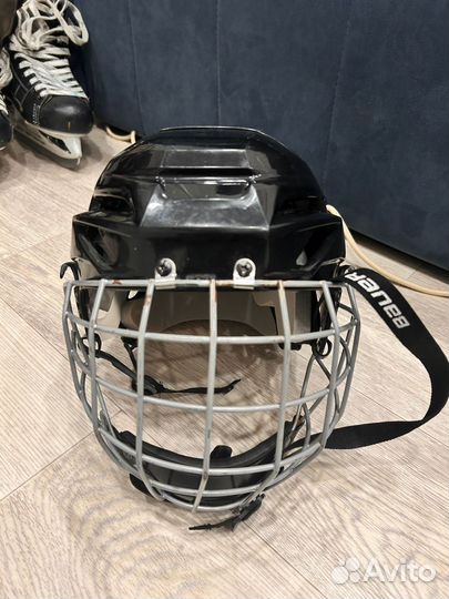 Хоккейный шлем