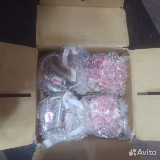 Поршневая на Субару 2.5 ремонтные и на 1.9 дизель