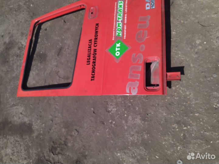 Дверь передняя правая DAF XF 105 2010