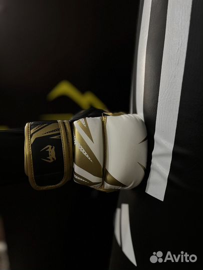 Крабы Venum White. Перчатки для единоборств