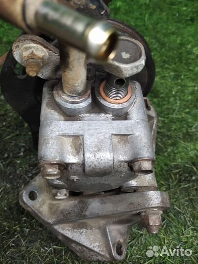 Насос гидроусилителя Nissan Wingroad