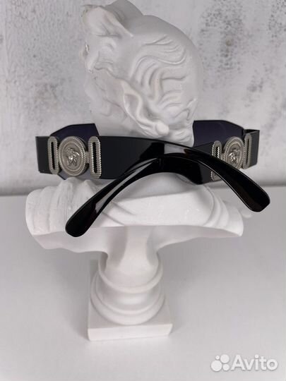 Солнцезащитные очки Versace черные