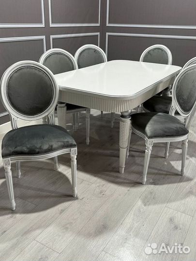 Комплект стол и стулья. В наличии