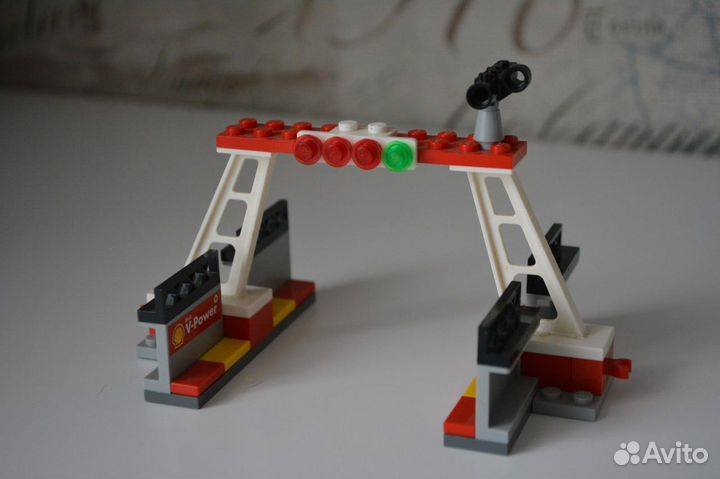 Lego Shell, Шелл «Финиш и подиум» (40194)