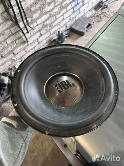 Сабвуфер jbl