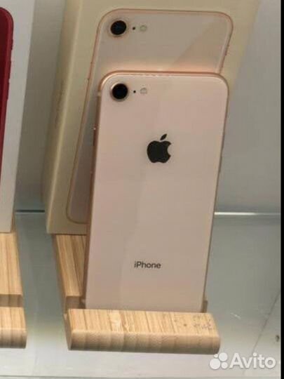 Телефоны бу iPhone 8