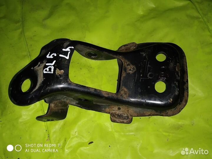 Кронштейн продольного рычага Subaru Legacy BL5 07г