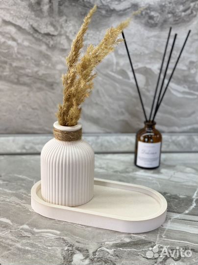 Ваза и поднос из гипса