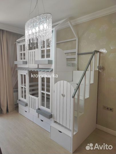 Детская двухъярусная кровать домик