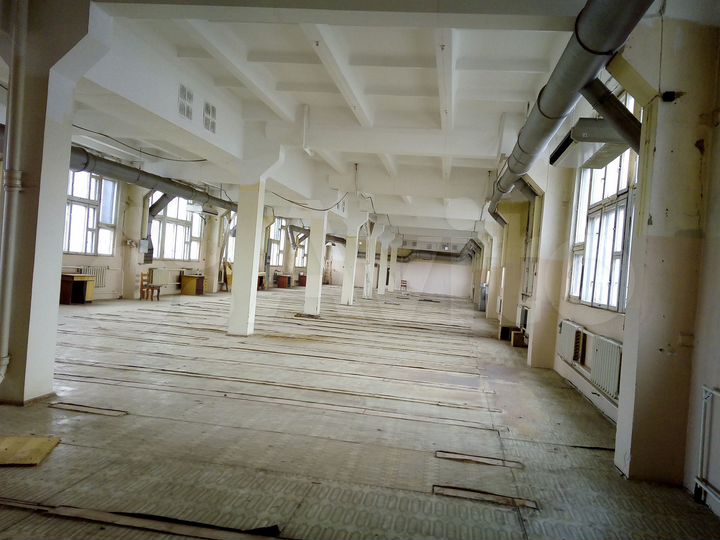 Продам помещение свободного назначения, 2751 м²