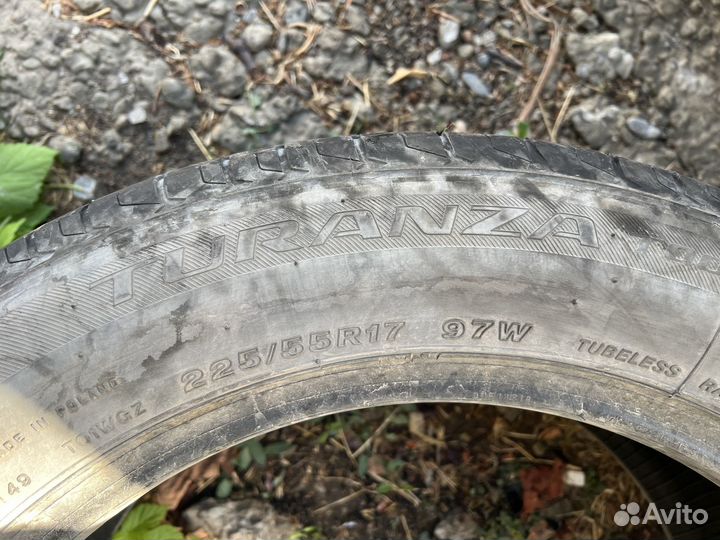 Bridgestone Turanza T001 225/55 R17