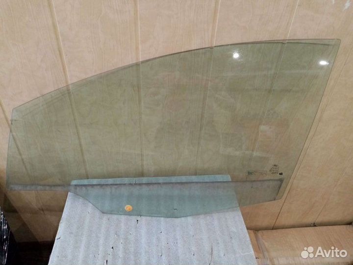 Стекло переднее левое переднее левое Ford Fiesta