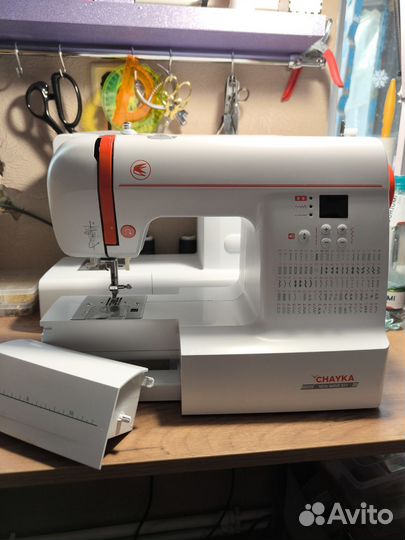 Швейная машина Chayka New Wave 977