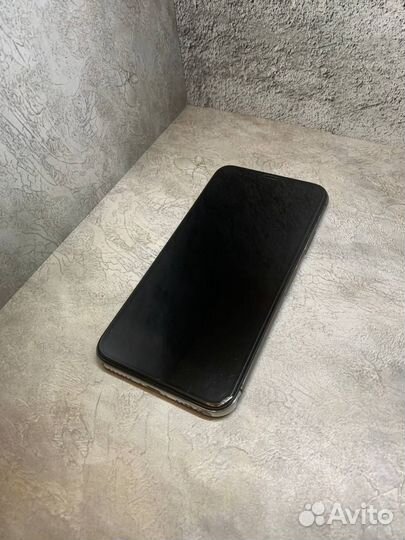 iPhone X, 64 ГБ