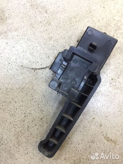 Ручка открывания капота Chevrolet Cruze F16D4 2013