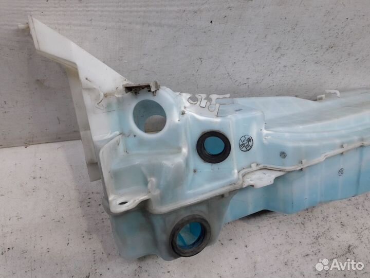 Бачок омывателя Toyota Land Cruiser 200 2007