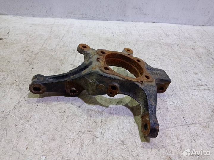 Кулак передний правый Киа