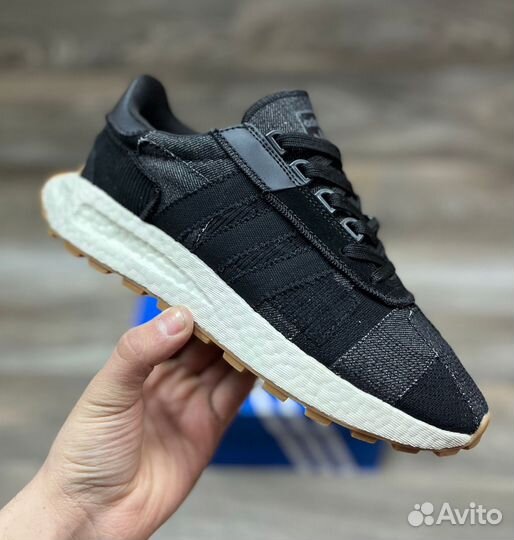 Кроссовки adidas