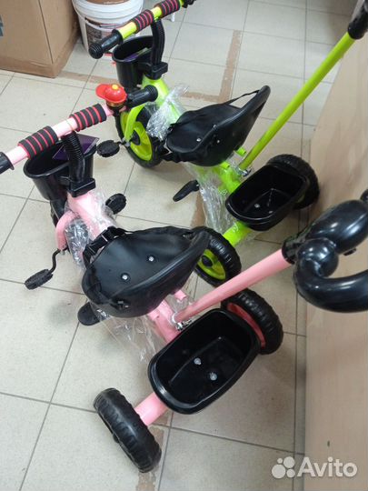 Трехколесный велосипед новый в коробке