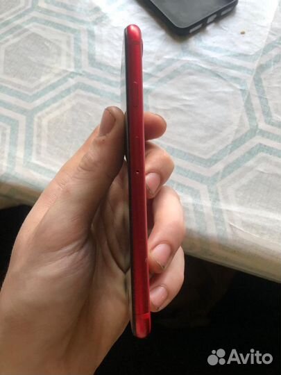 Телефон iPhone se 2020