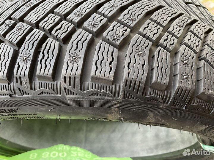 Michelin X-Ice North 4 SUV 275/40 R22 108T