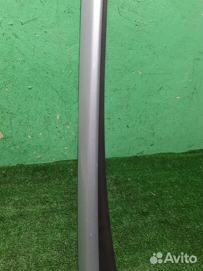 Молдинг лобового стекла правый Peugeot 3008 2010