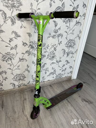 Трюковой самокат MGP