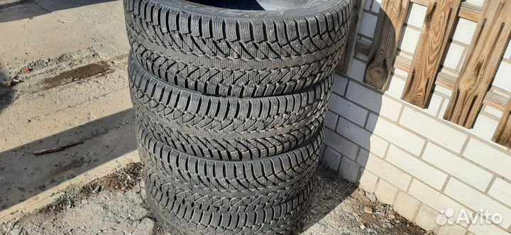 Pirelli Formula Ice 235/60 R18